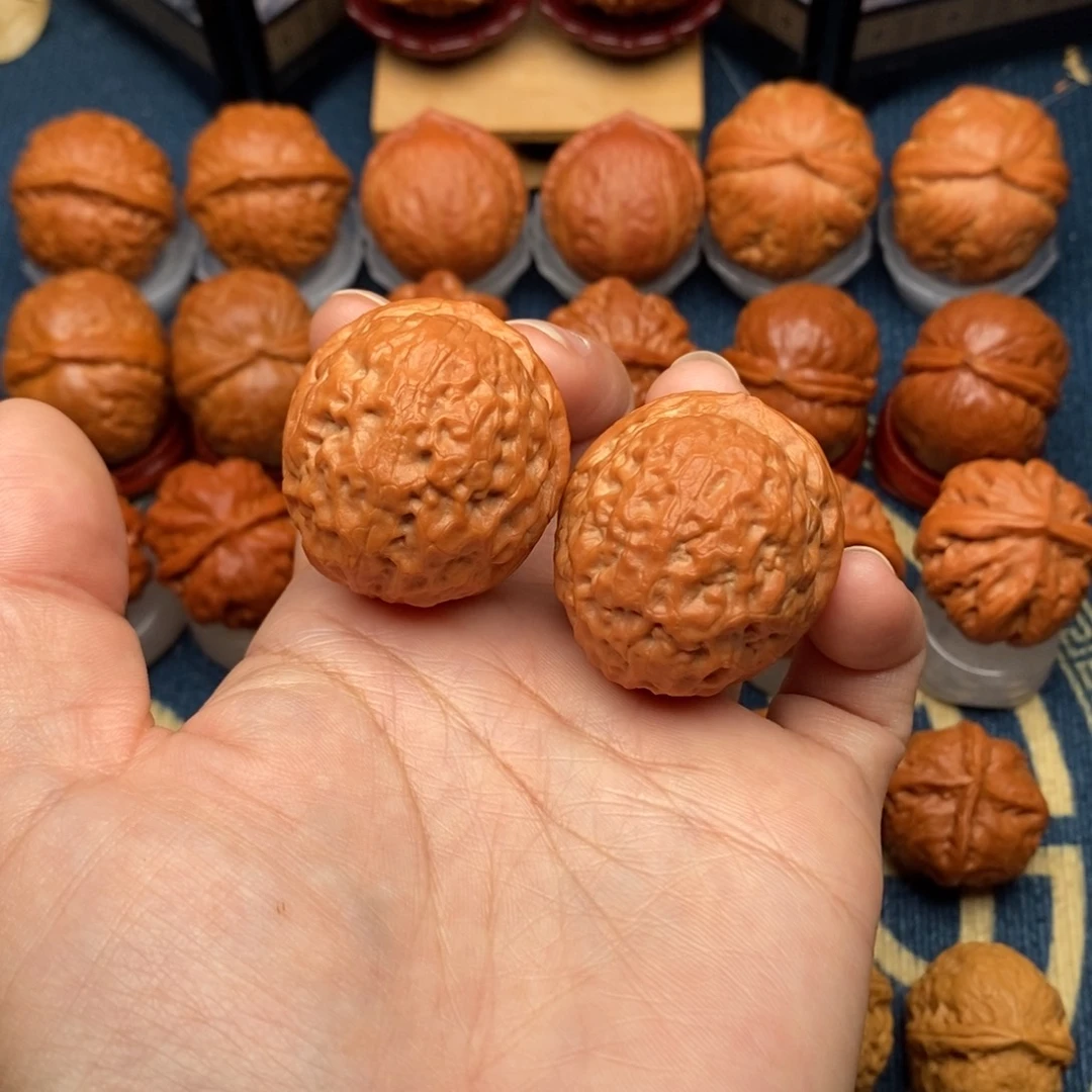 文玩核桃把件铁龙胆