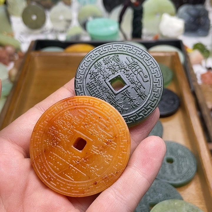 蛇纹石玉挂件合金b*u