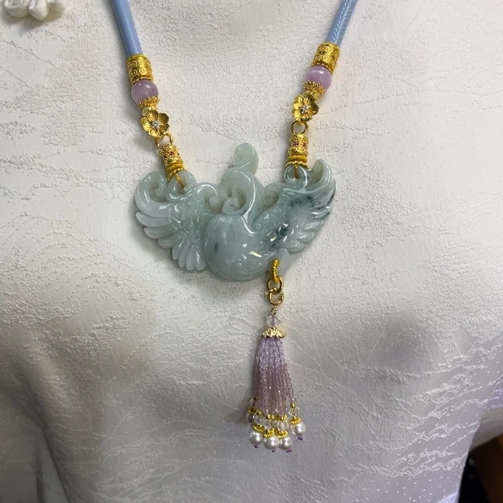 翡翠吊坠(赠链)未镶嵌代编织有瑕疵