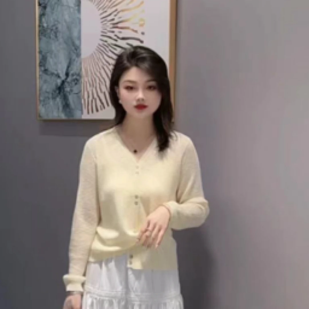 焕焕家 彩色扣子针织衫