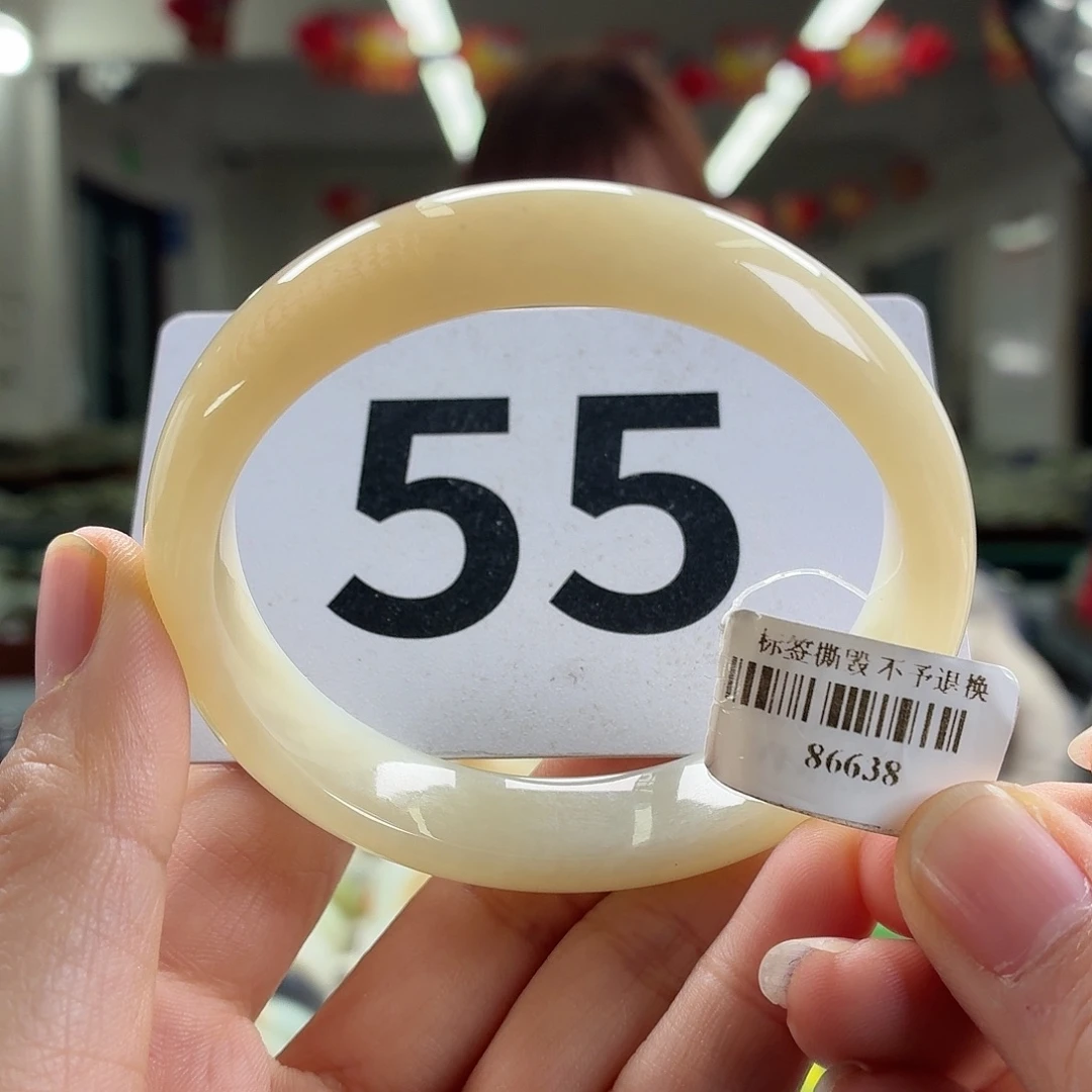 *****和田玉未镶嵌手镯