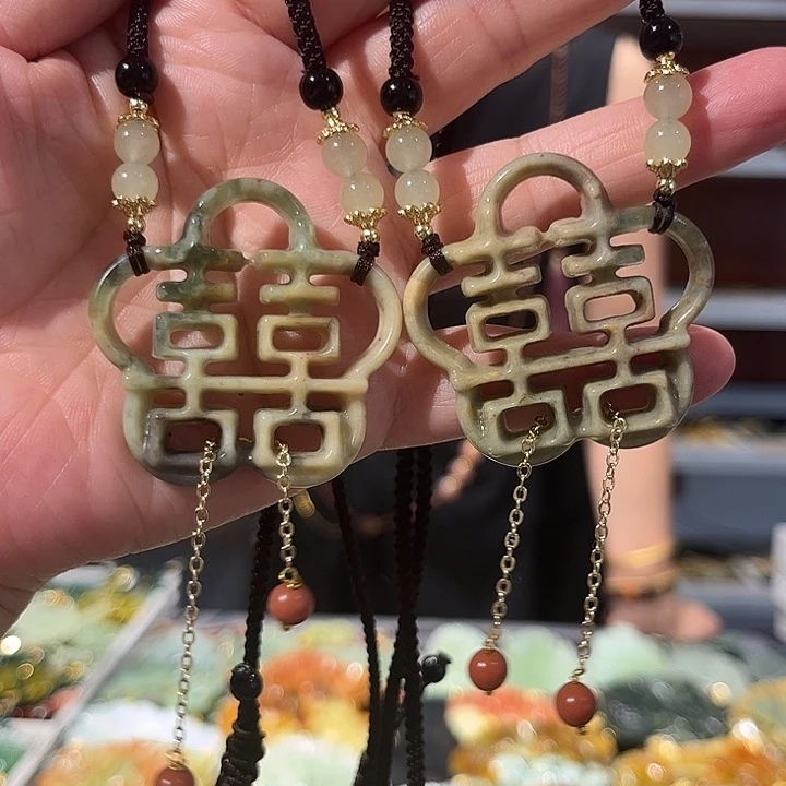 岫玉未镶嵌毛衣链