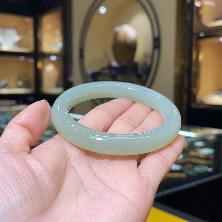 和田玉手镯未镶嵌58.6#58.18g