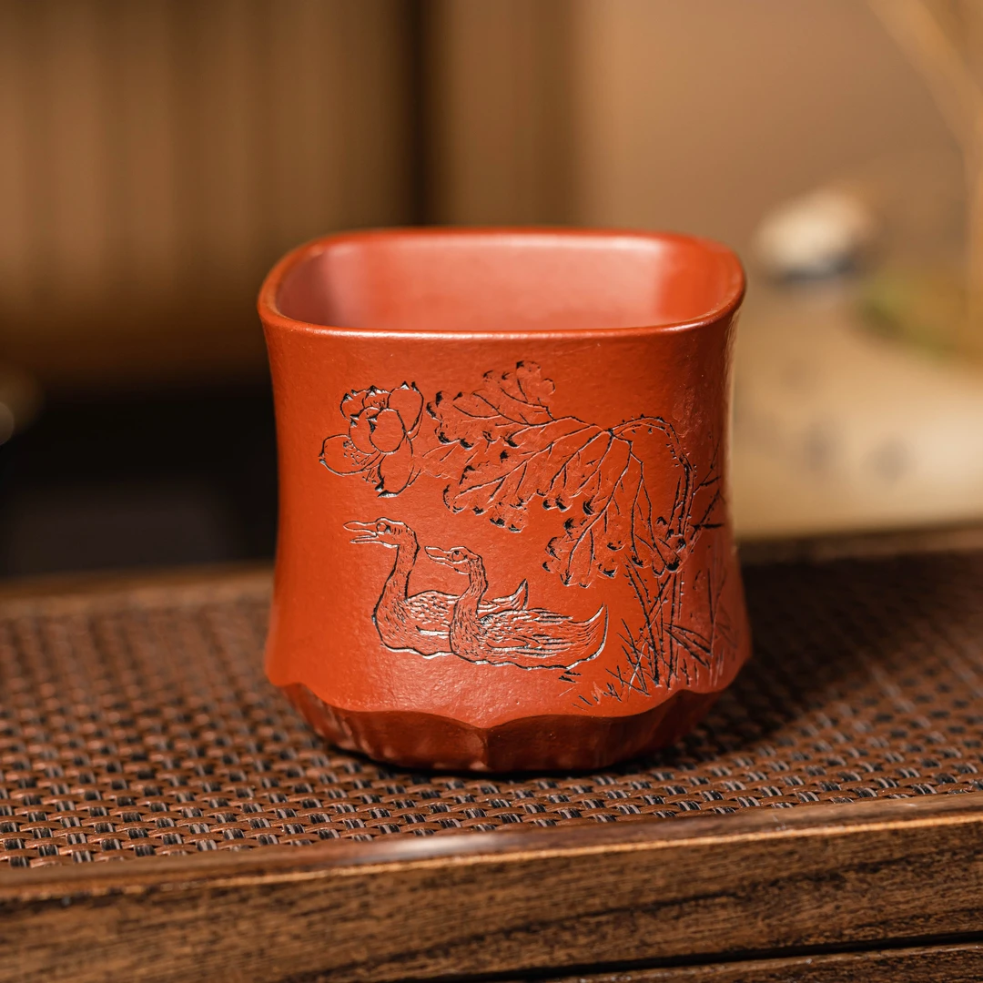 GS5-017   宜兴手工紫砂    方形刻绘主人杯