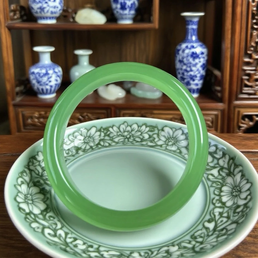 精品绿色正圈手镯208