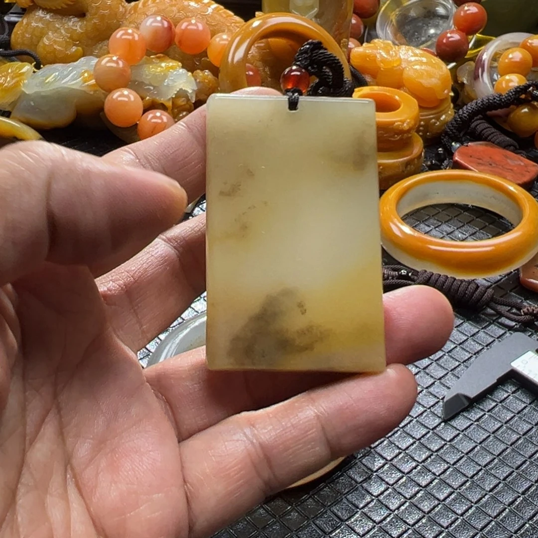 石英质玉未镶嵌颈饰