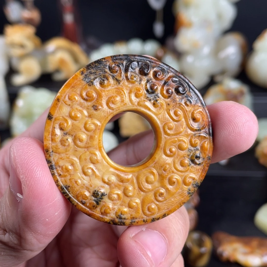 玉***门和田玉未镶嵌颈饰