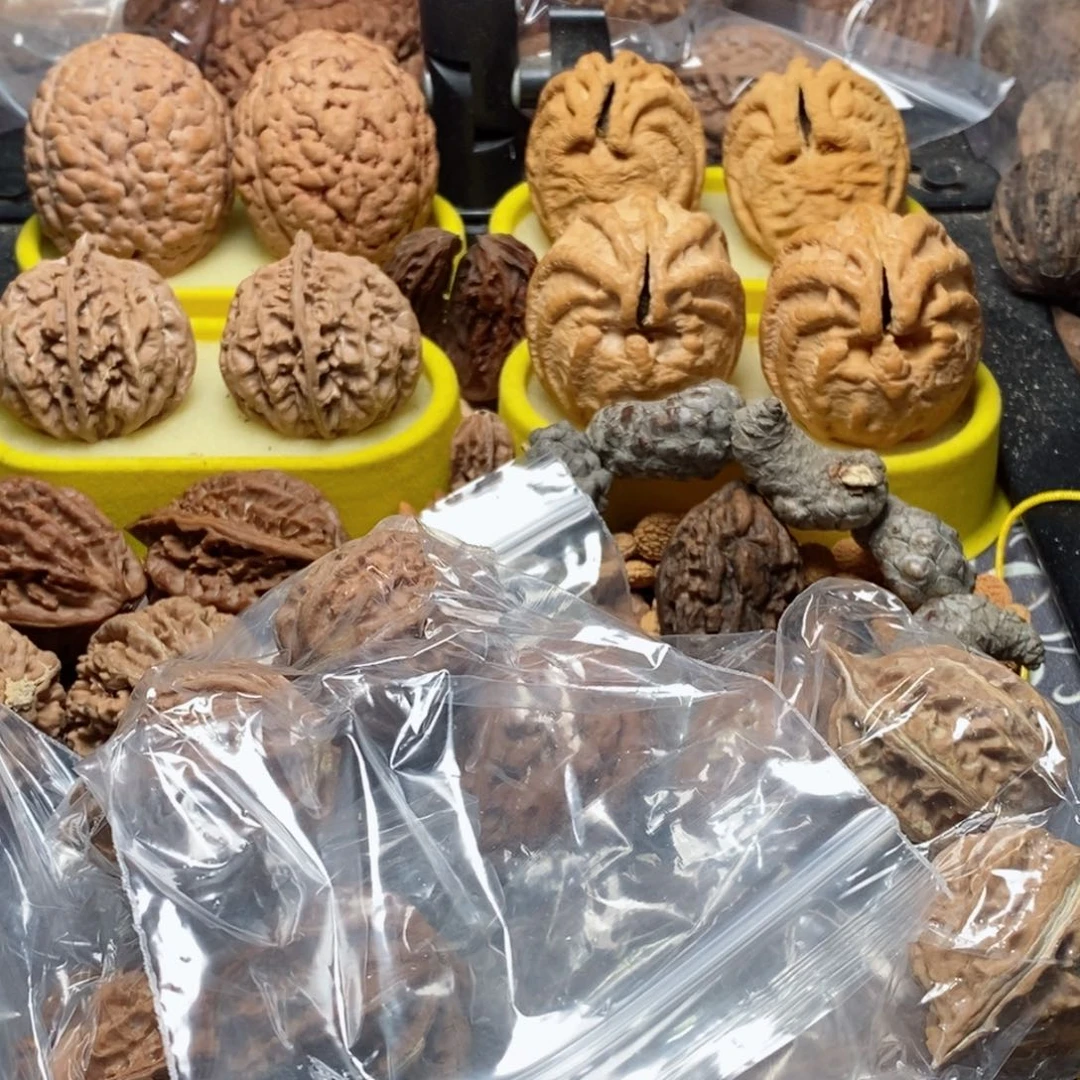 文玩核桃吊坠瑕疵13