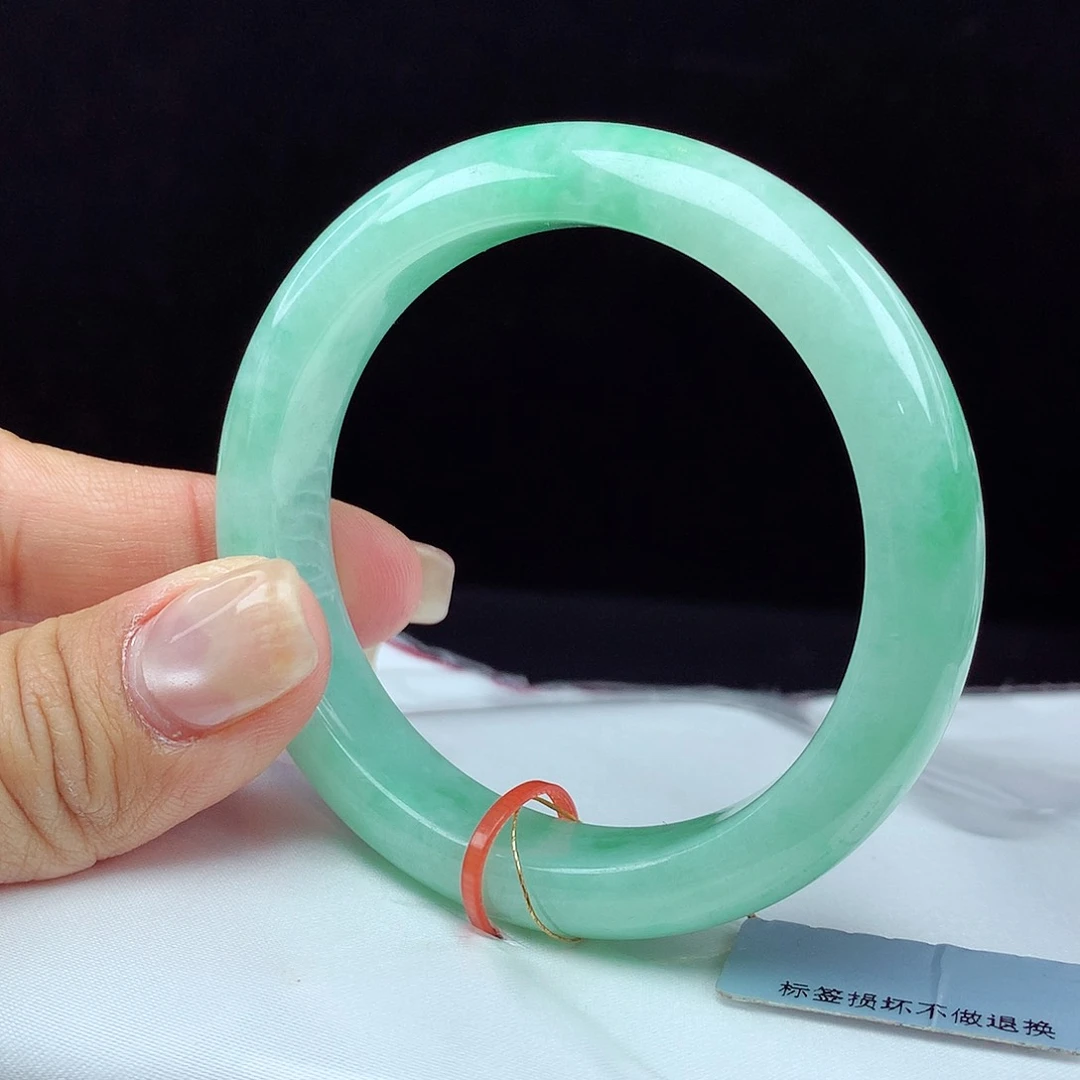 翡翠手镯未镶嵌53圈 3735