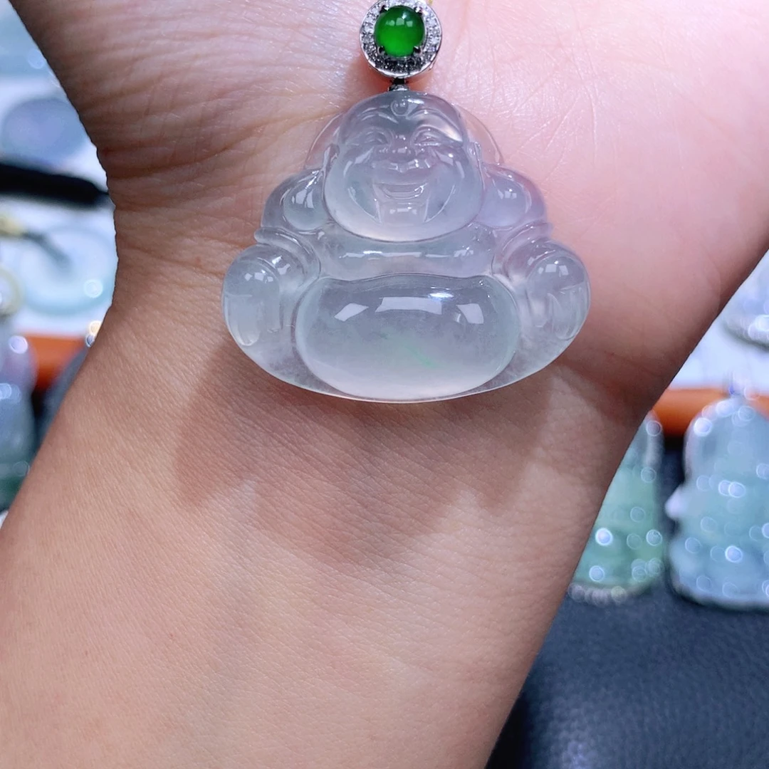 翡翠18K金镶嵌颈饰佛公