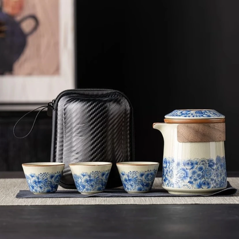 LH89-黄汝万花福旅行茶具一壶三杯带便携包缠枝描金