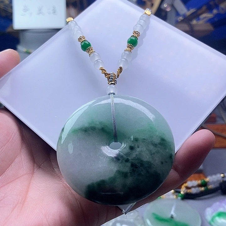 吊坠(赠链)未镶嵌翡翠