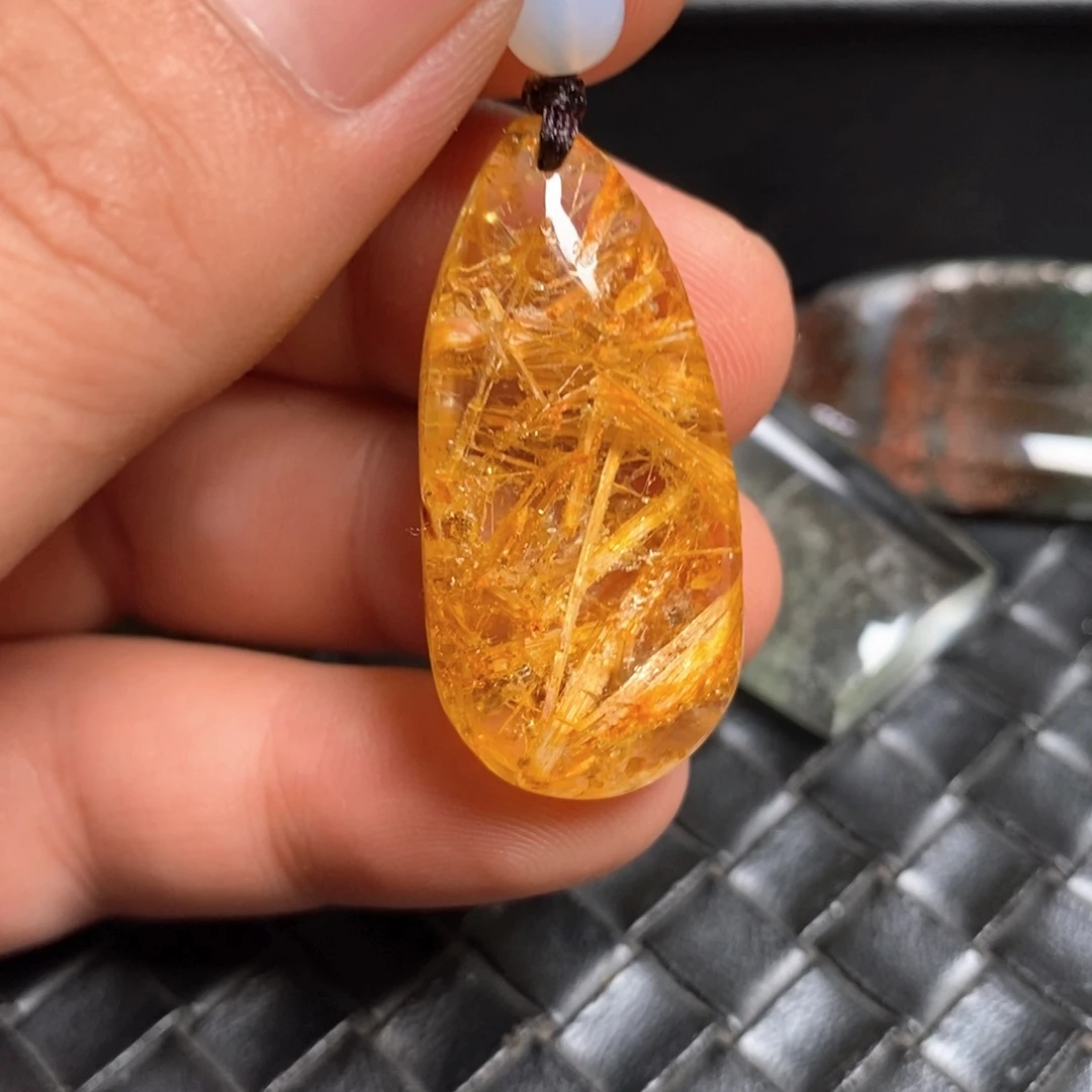 未镶嵌颈饰水晶水晶