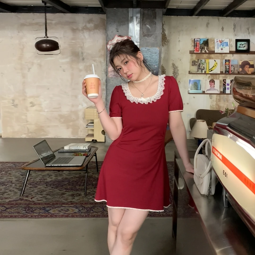 【莓莓乳酪】大码女装微胖妹妹法式气质蕾丝边收腰连衣裙套装