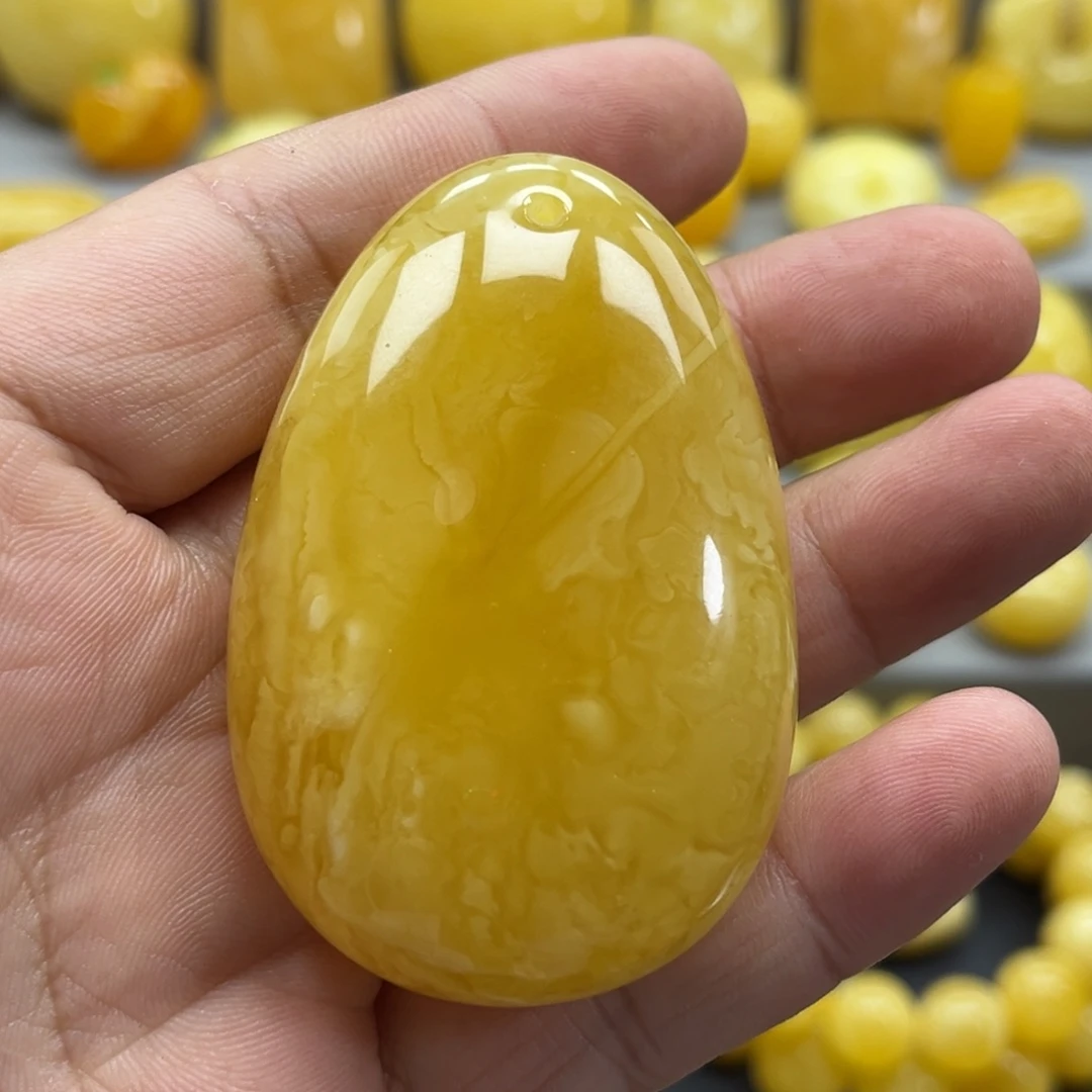 蜜蜡未镶嵌珠宝奇石