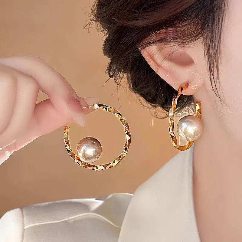 高级感轻奢扭纹圈圈百搭大耳环女气质耳圈秋冬耳钉适合圆脸的耳饰