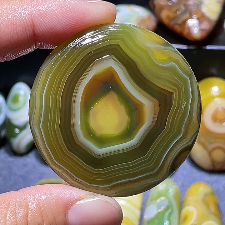 玛瑙/玉髓未镶嵌珠宝奇石