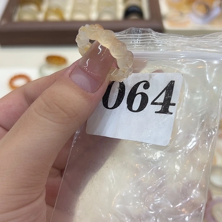 合金戒指玛瑙/玉髓64港18