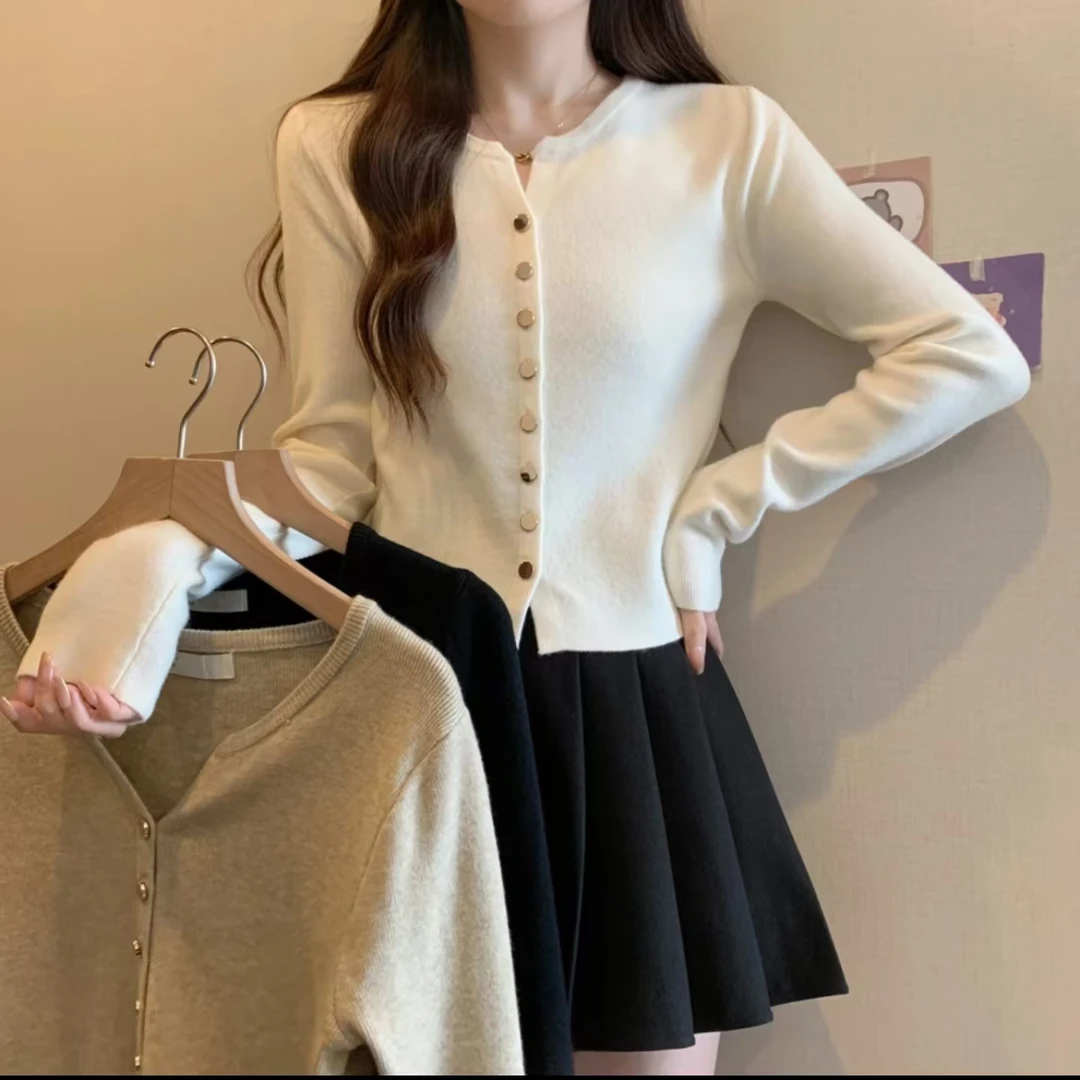 纯色女装气质针织衫女2025秋冬小众纽扣V领长袖打底毛衣上衣828