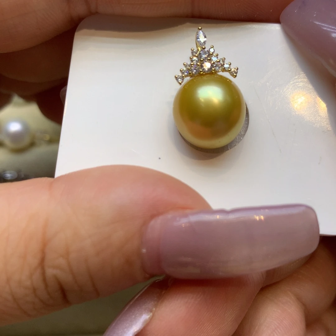 颈饰18K金镶嵌海水珍珠