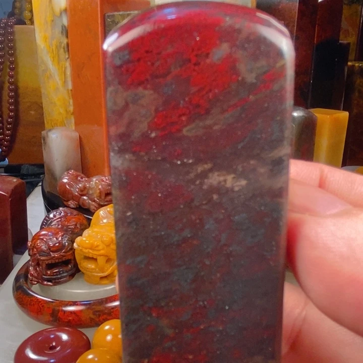 玉桂林鸡血红玉印