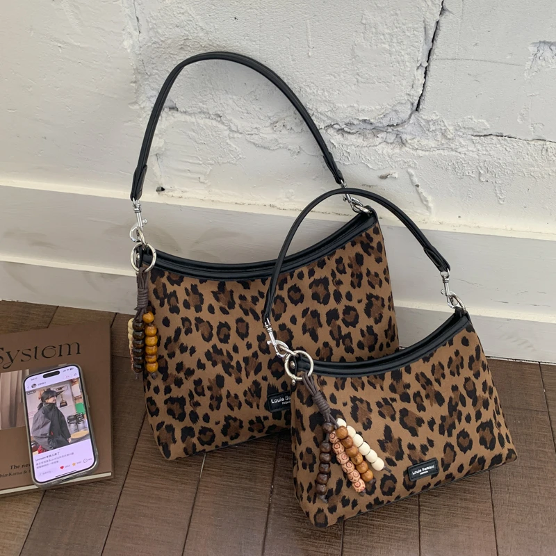 女士豹纹腋下包耐磨方形拉链斜挎包女士秋冬刺绣新中式单肩女包