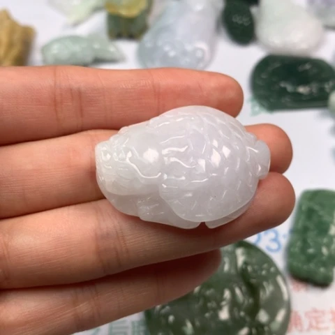 翡翠颈饰未镶嵌翡翠