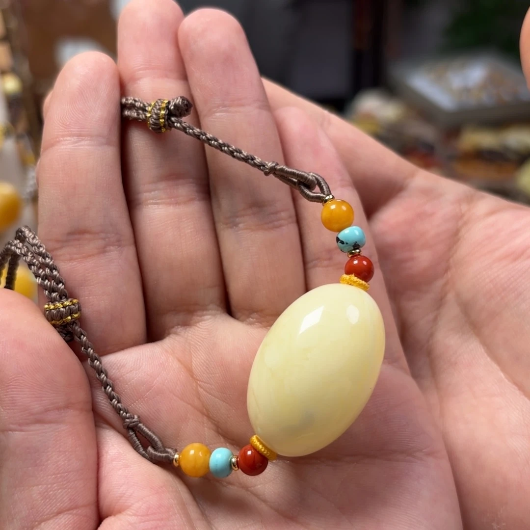 蜜蜡裸石未镶嵌锁骨