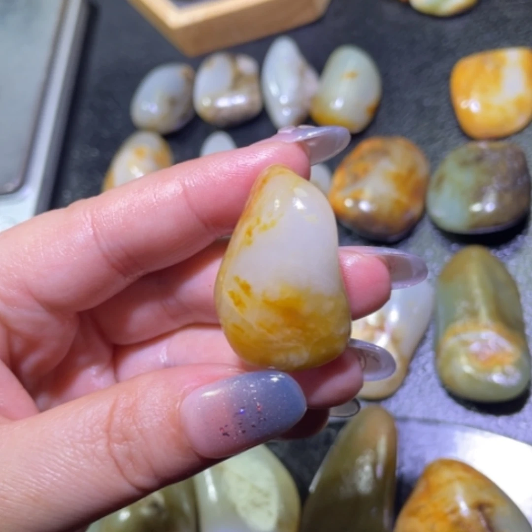 【闪购商品】颈饰未镶嵌和田玉新*