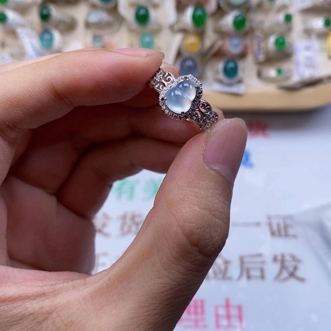 仔***贝翡翠戒指银S925镶嵌天然缅甸翡翠a货