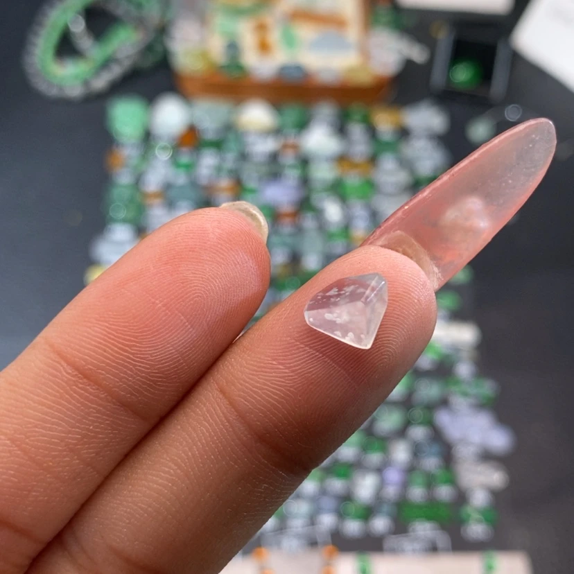 【闪购商品】翡翠挂件未镶嵌切割