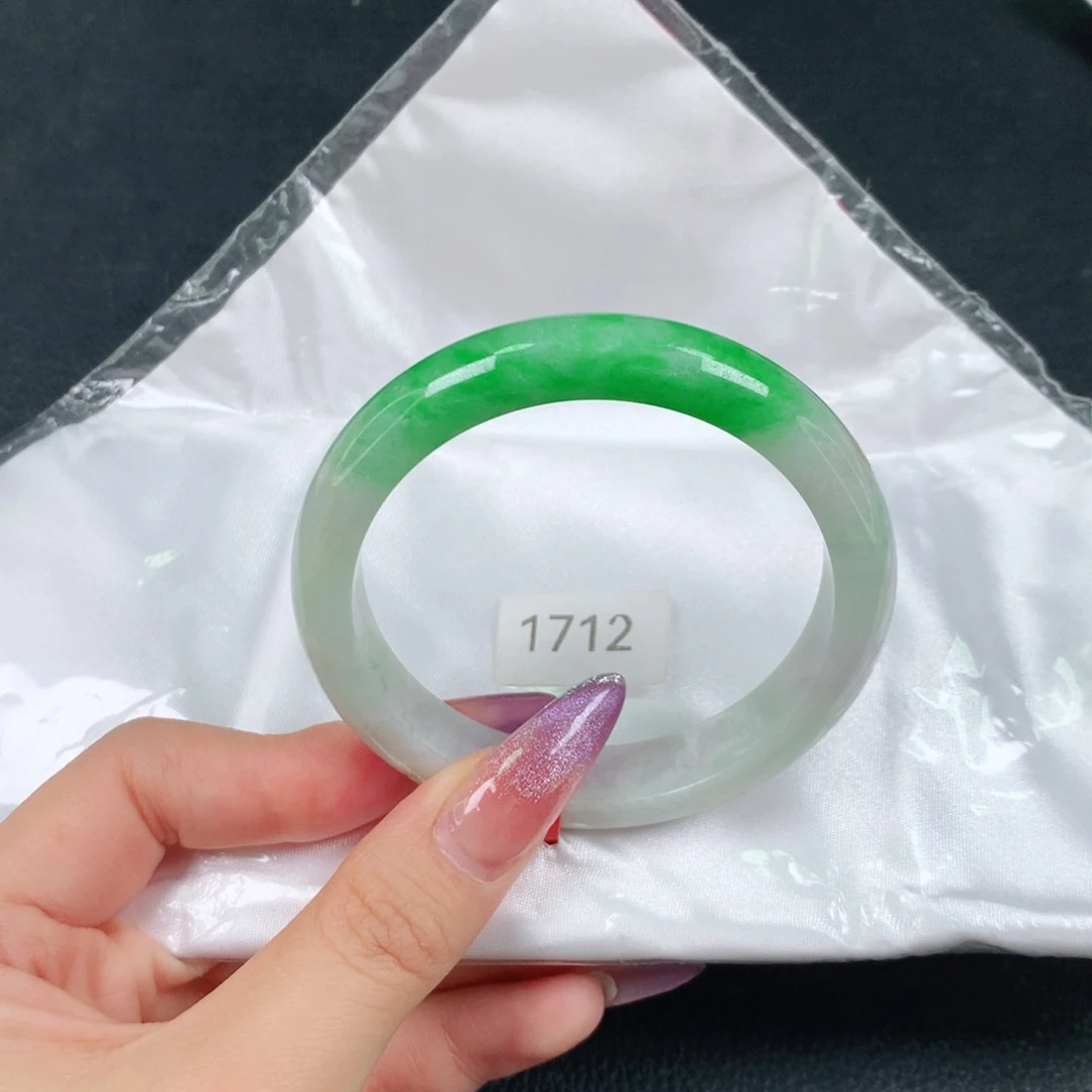 翡翠未镶嵌手镯天然翡翠手镯04