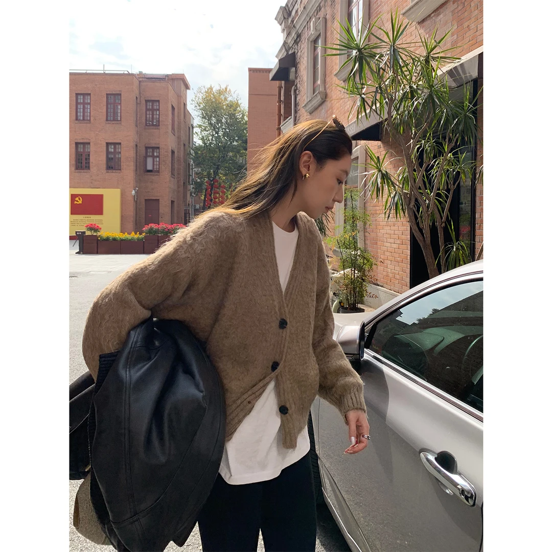 【柔软时光】老钱风卡其色毛衣V领高级感针织开衫M28904GK44