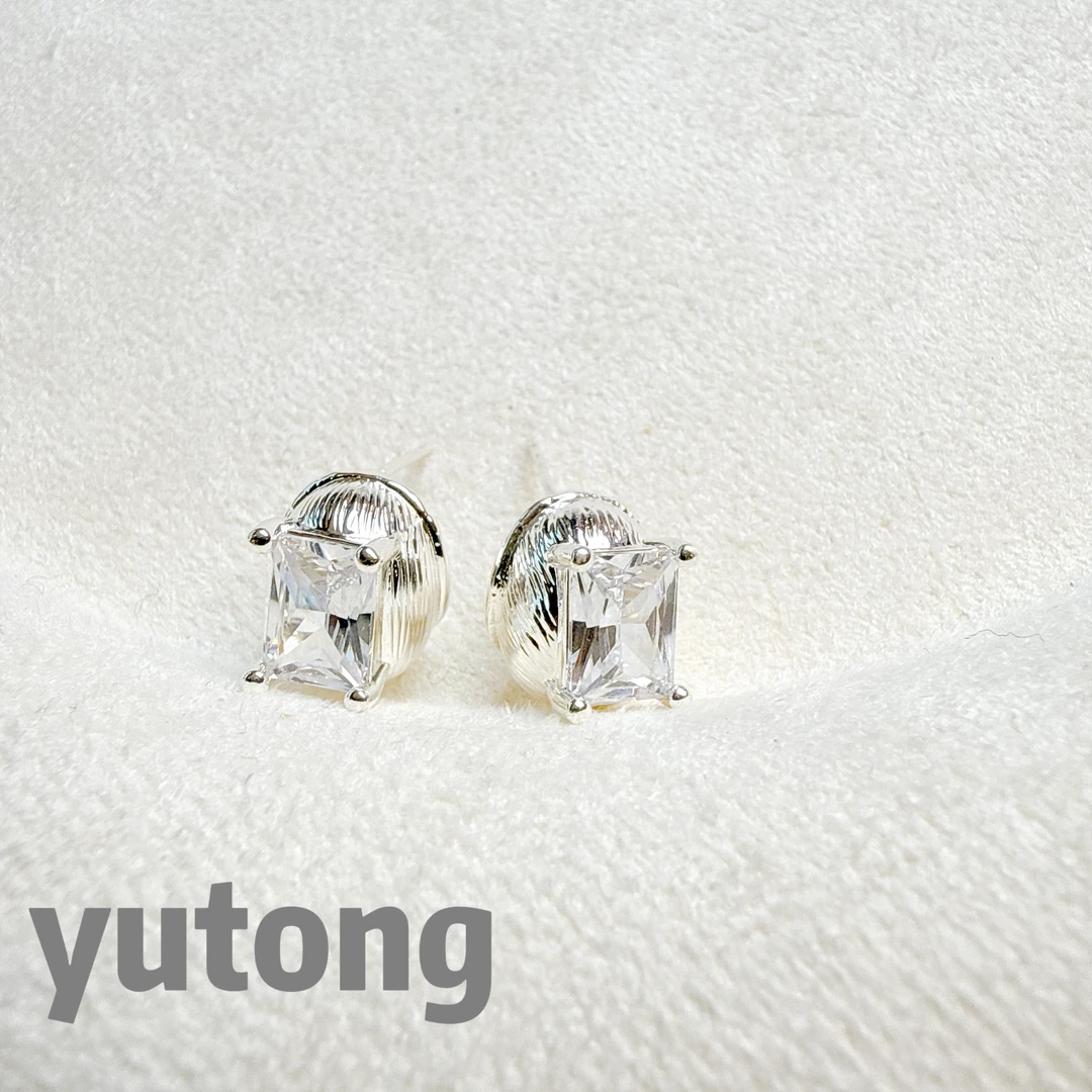 铜合金锆石耳饰 【雨桐轻奢饰品】设计款耳环YT02252