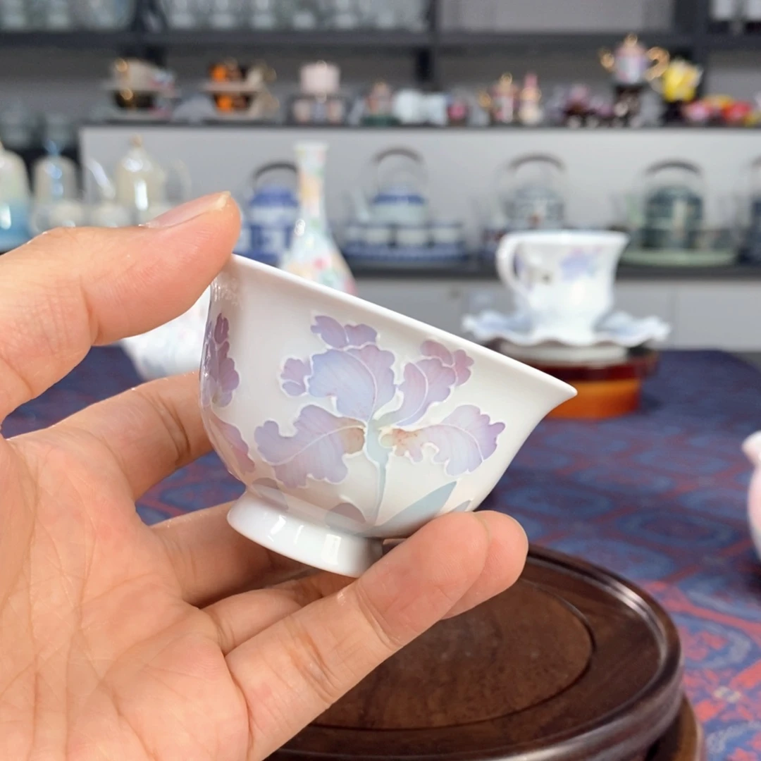 鸢尾花品茗杯手绘釉下高温