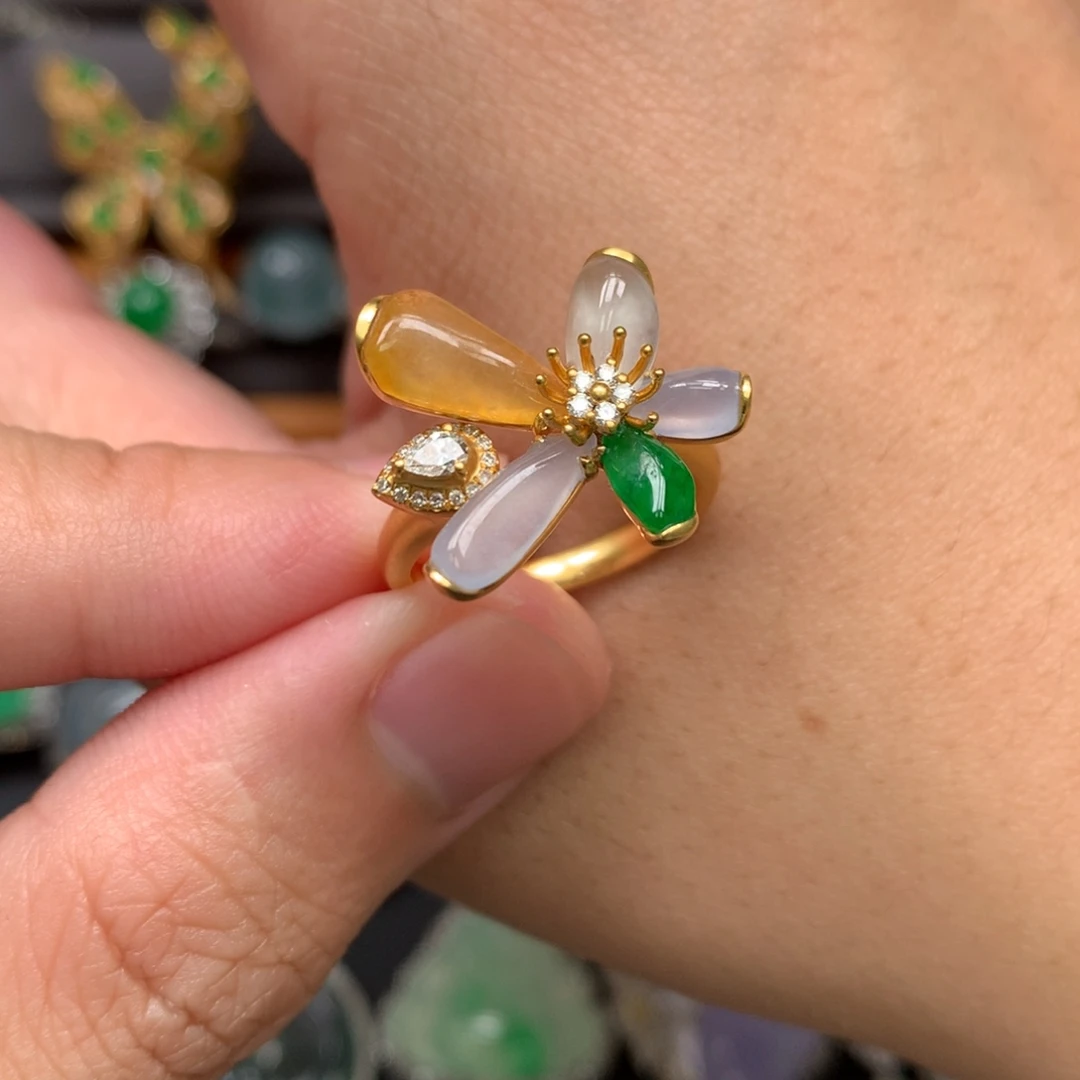 翡翠18K金镶嵌戒指