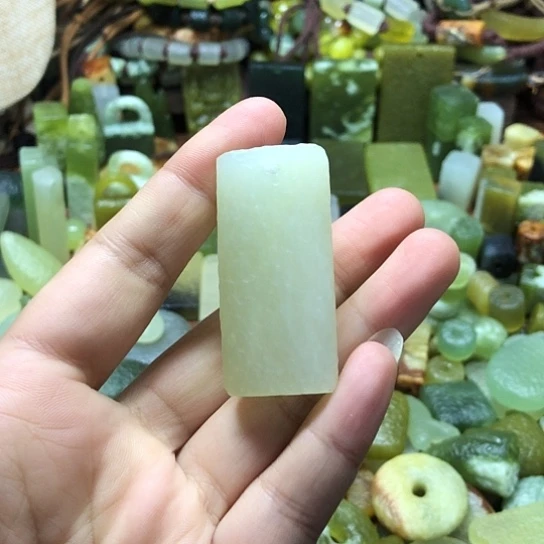 未镶嵌岫玉吊坠岫