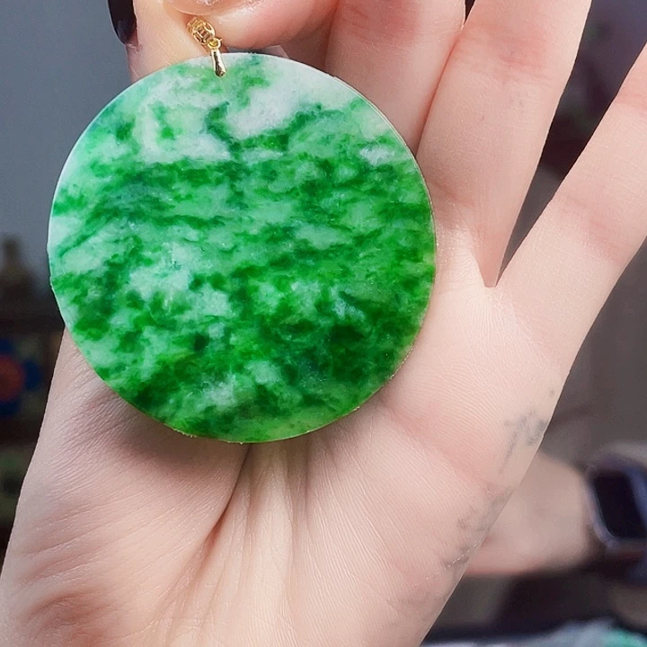 翡翠18K金镶嵌颈饰多样性