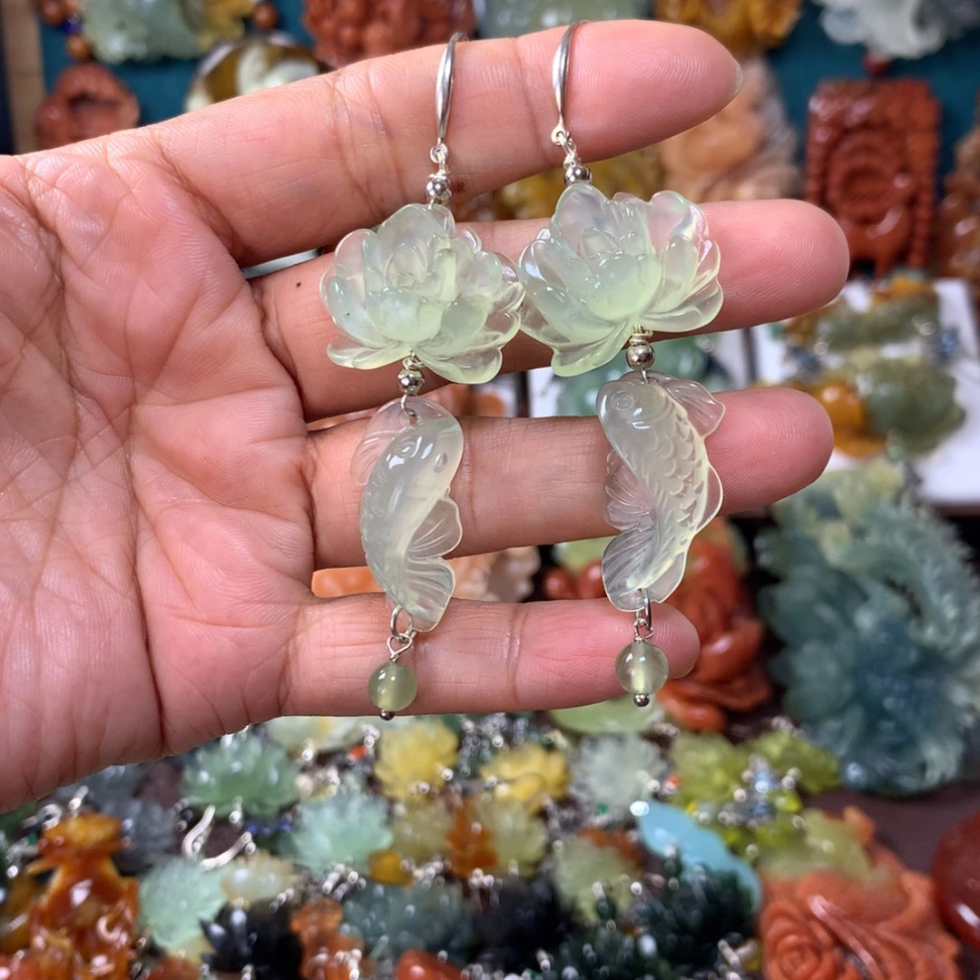 蛇纹石玉未镶嵌耳坠