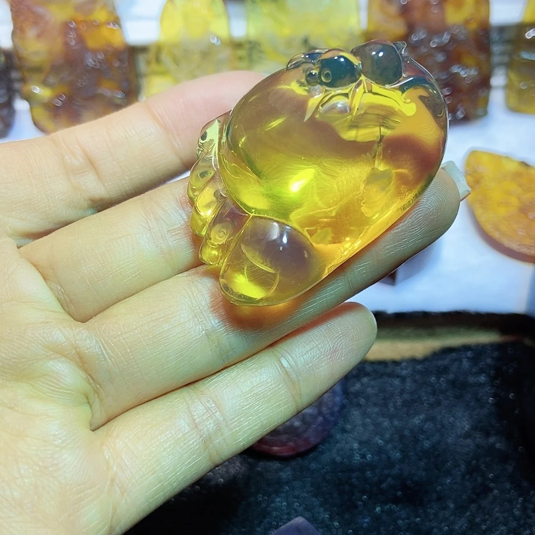 琥珀颈饰未镶嵌知足常乐