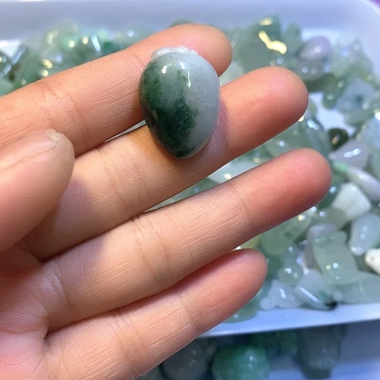 翡翠未镶嵌颈饰吊坠