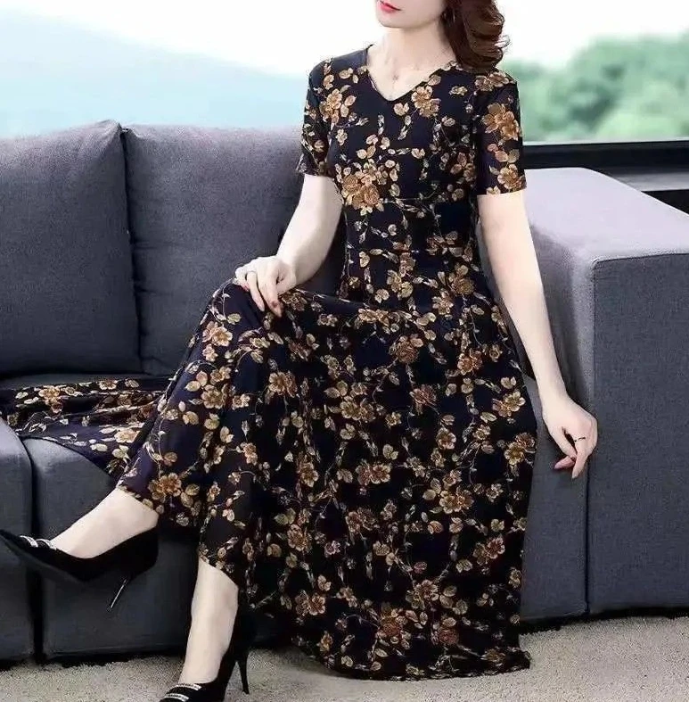新款春夏季连衣裙复古高端洋气大码女装潮流减龄减龄时尚妈妈裙子
