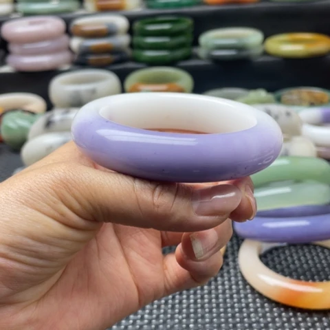 石英岩玉未镶嵌手镯