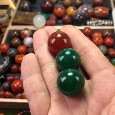玛瑙/玉髓颈饰未镶嵌义**天
