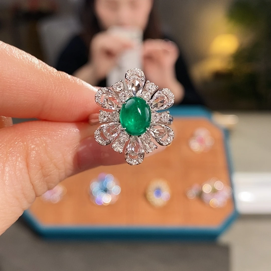 18K金镶嵌戒指祖母绿1.01ct极微油沃顿绿吉尔德