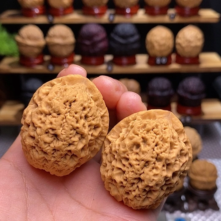 文玩核桃把件七星绣球11