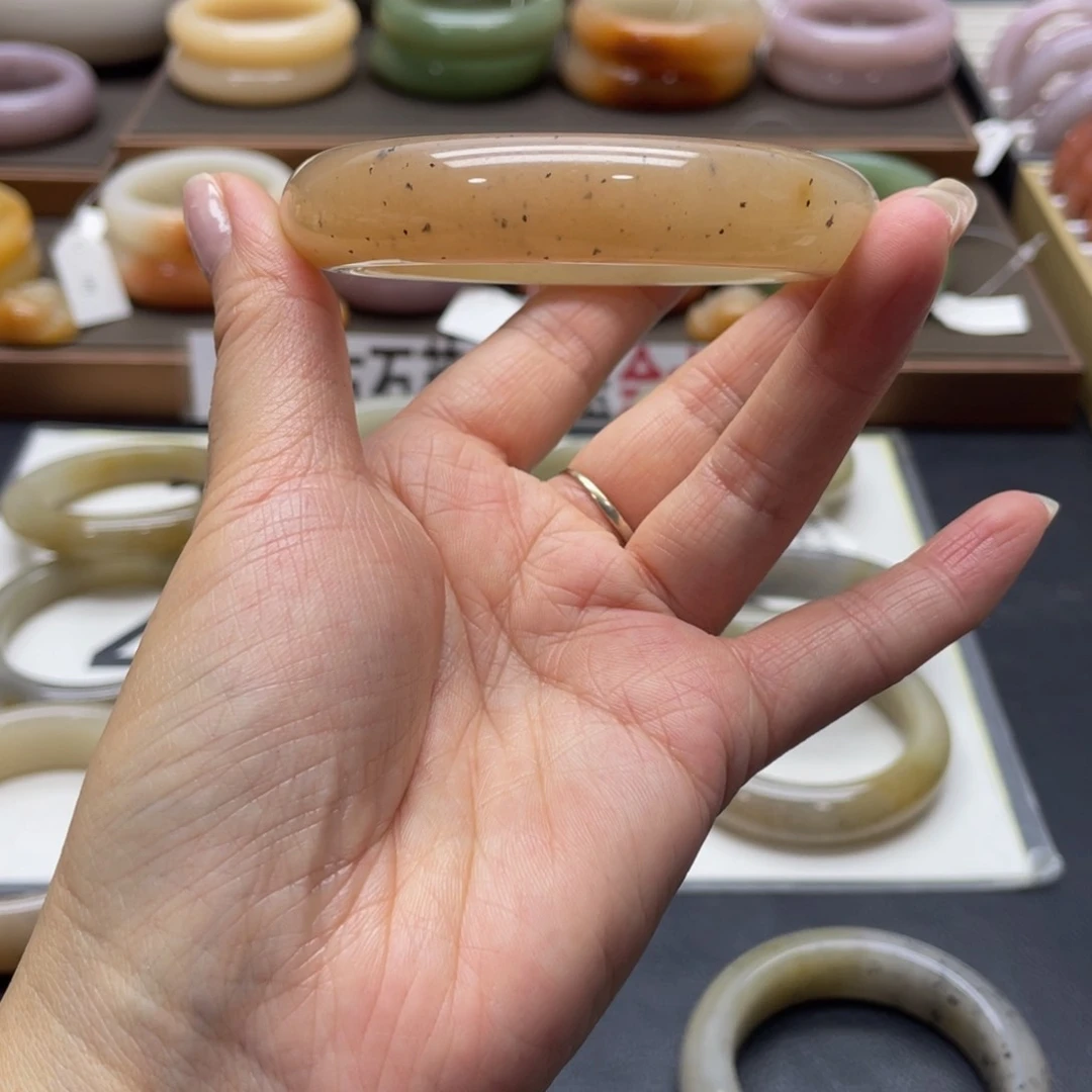 石英质玉手镯未镶嵌小****头