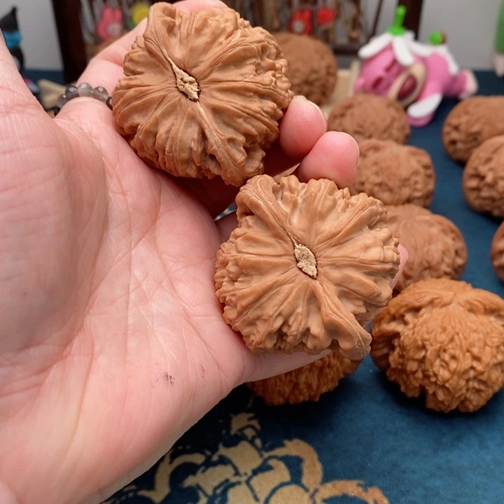 文玩核桃把件白狮子48