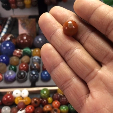 未镶嵌颈饰玛瑙/玉髓万***?