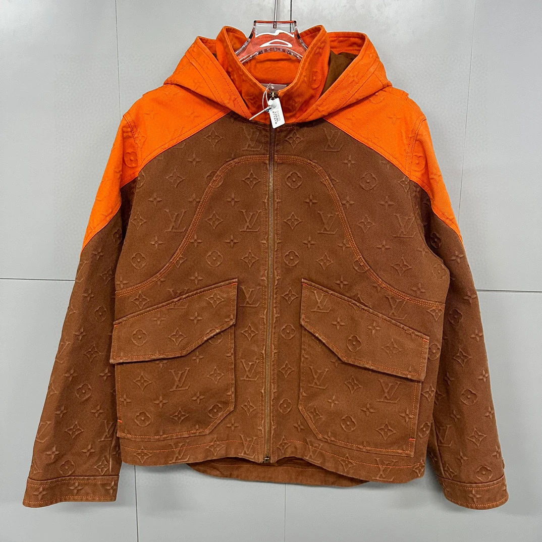 全新未使用 LV 伐木浮雕满印Logo牛仔连帽外套 46码 D14973